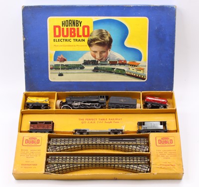 Lot 612 - G25 Hornby-Dublo 3-rail goods set comprising 2-...