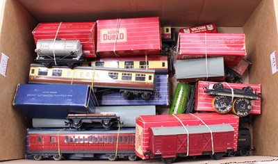 Lot 613 - Small collection of Hornby-Dublo rolling stock:...