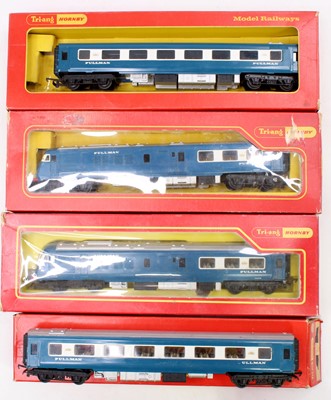 Lot 729 - Triang Blue Pullman items: R555, front crest;...