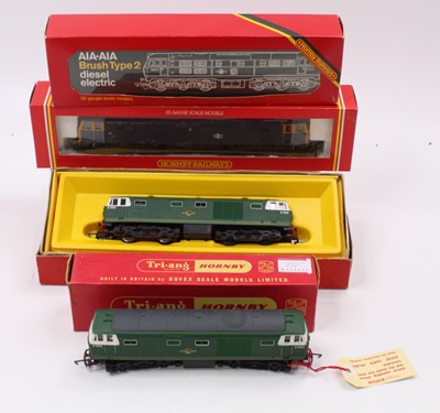 Lot 732 - Four Triang Hornby diesel locos: two R758...