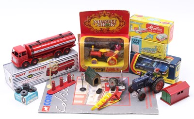 Lot 1352 - A collection of mixed diecast models to...