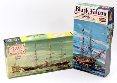 Lot 146 - Aurora ‘Famous Ship’ kits, 432 ‘Cutty Sark’...