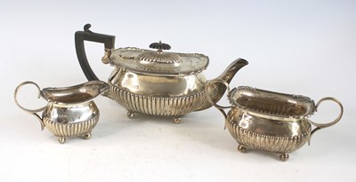 Lot 2159 - An Edwardian silver three-piece tea service,...