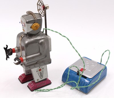 Lot 1876 - TN (Nomura) battery-operated Radar Robot in...