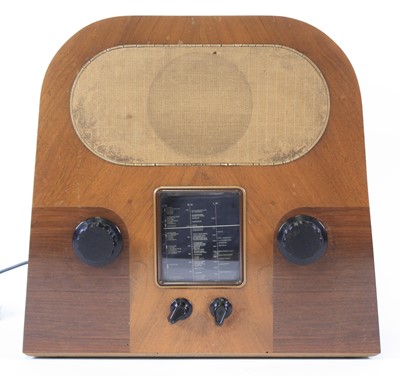 Lot 224 - A Art Deco Murphy A46 walnut cased radio of...