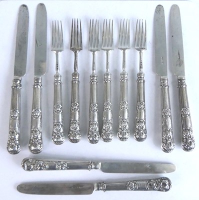 Lot 2133 - A George IV silver set of dessert knives and...