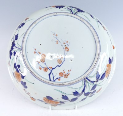 Lot 2358 - A Japanese Imari porcelain charger, 19th...
