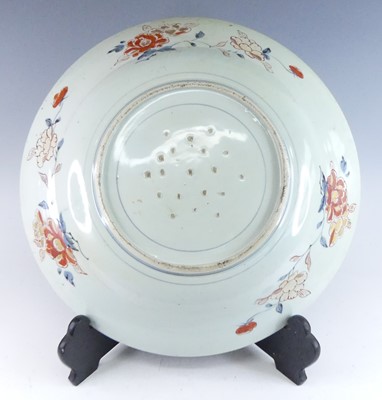 Lot 2357 - A Japanese Imari porcelain charger, 19th...