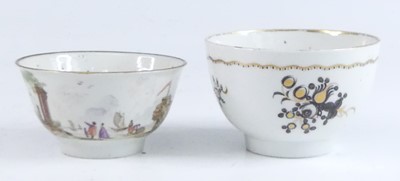Lot 2079 - A Cozzi porcelain tea bowl, circa 1770, enamel...