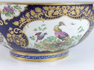 Lot 2060 - A Worcester style bowl, 19th century,...