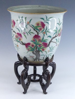 Lot 2366 - A Chinese porcelain jardiniere, 20th century,...