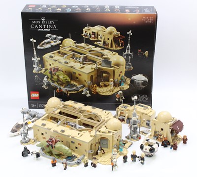 Lot 138 - Lego Star Wars Master Builder Series No. 75290...