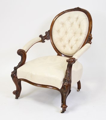 Lot 2524 - A Victorian walnut framed spoonback...