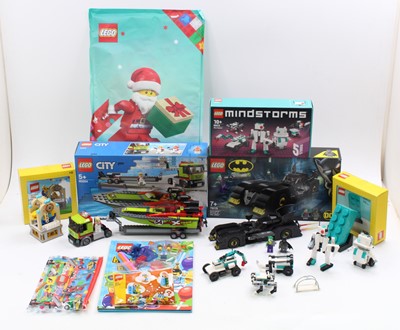 Lot 152 - A collection of mixed Lego and Lego...