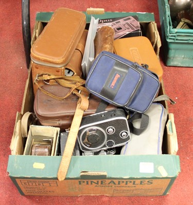 Lot 163 - A collection of vintage photography equipment...