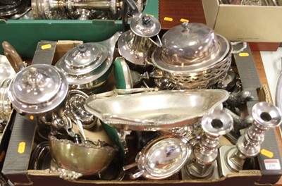 Lot 230 - A box of silver plated items to include a...