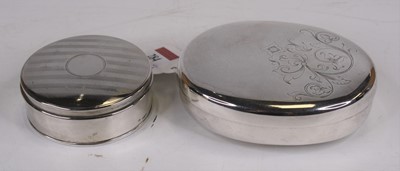 Lot 284 - A Victorian silver snuff box of oval shape,...