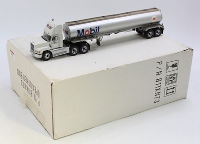 Lot 861 - A Franklin Mint 1/43 diecast model of the...