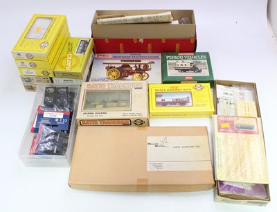 Lot 498 - 00-gauge kits – most boxes not sealed,...