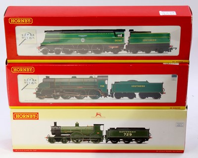 Lot 527 - Three Hornby Southern locos & tenders: R2711 4-...