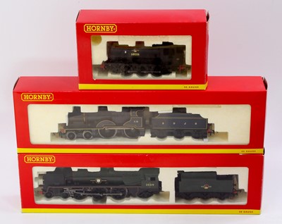 Lot 528 - Three Hornby locos: R3023 0-6-0 saddle tank BR...