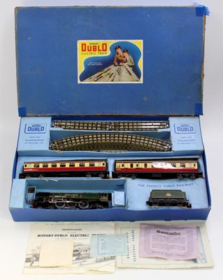 Lot 531 - EDP12 Hornby-Dublo 3-rail Passenger set...