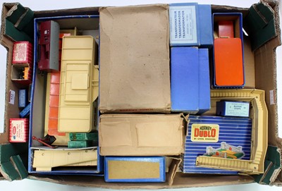 Lot 532 - Collection of Hornby-Dublo items: D1 Through...