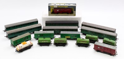 Lot 538 - Mixed collection of passenger & goods stock:...