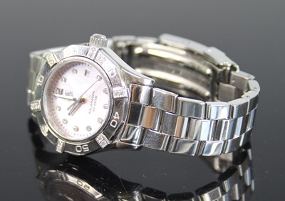 Lot 2314 - A lady's Tag Heuer Aquaracer steel cased...