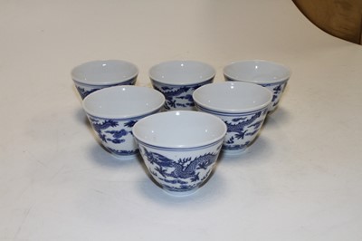 Lot 83 - A collection of Chinese porcelain, to include...