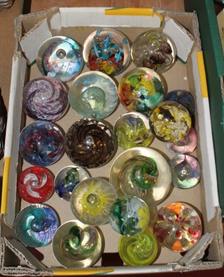 Lot 88 - A collection of modern coloured glass...