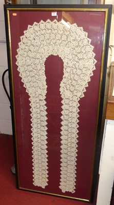 Lot 1080 - An early 20th century finely woven lace collar,...