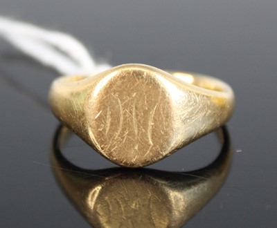 Lot 332 - An 18ct gold gent's signet ring, 9.1g, sponsor...