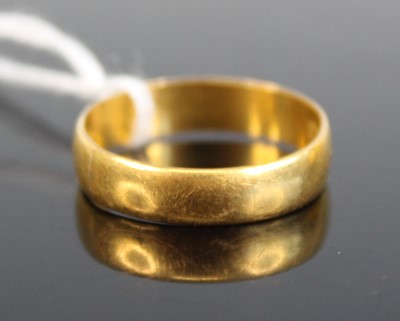 Lot 335 - A 22ct gold wedding band, 3.3g, sponsor WW,...