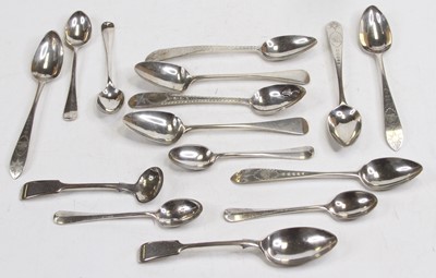 Lot 319 - A small collection of loose silver and white...