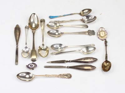 Lot 406 - A collection of miscellaneous items, to...