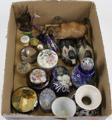 Lot 266 - Miscellaneous items to include a Perthshire...