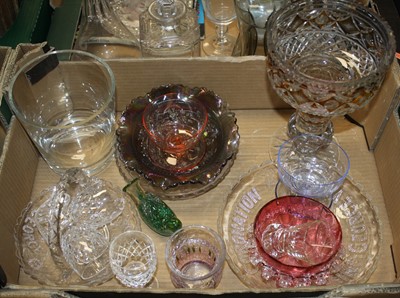 Lot 568 - A collection of glass ware to include a cut...