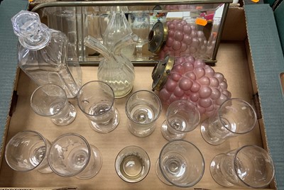 Lot 579 - A collection of 19th century and later glass...