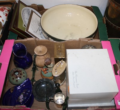 Lot 641 - A collection of miscellaneous items to include...