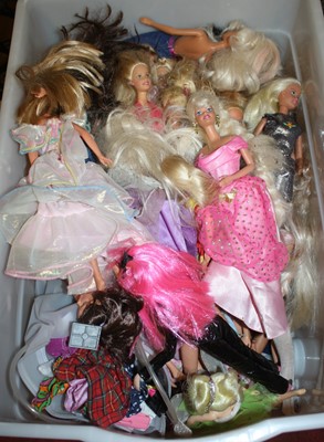 Lot 656 - A collection of vintage Barbie dolls