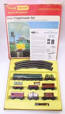 Lot 561 - RS651 Triang Freightmaster Set comprising...