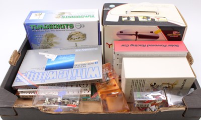 Lot 1550 - Collection of mixed scientific kits and models...