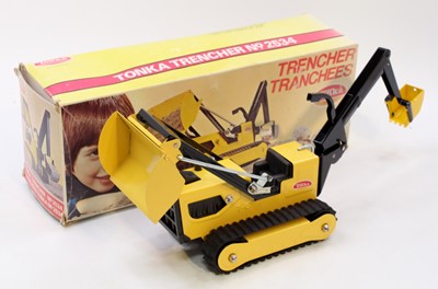 Lot 1573 - Tonka Toys No. 2534 Trencher, a Canadian made...