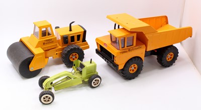 Lot 1894 - A collection of 3 Tonka Toys pressed steel...