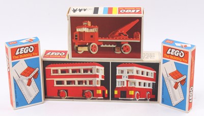 Lot 177 - 4 vintage Lego sets comprising No. 313 London...