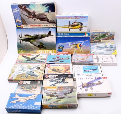 Lot 819 - One box containing 19 mixed scale plastic kits...