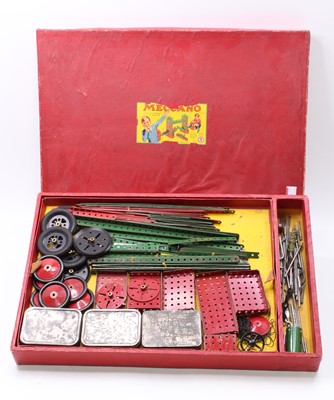 Lot 1888 - A Meccano No. 8 1950s construction gift set,...