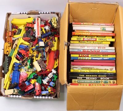 Lot 1654 - A tray of mixed diecast and plastic toys, to...