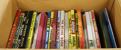 Lot 1655 - A box of mixed children's annuals, to include...